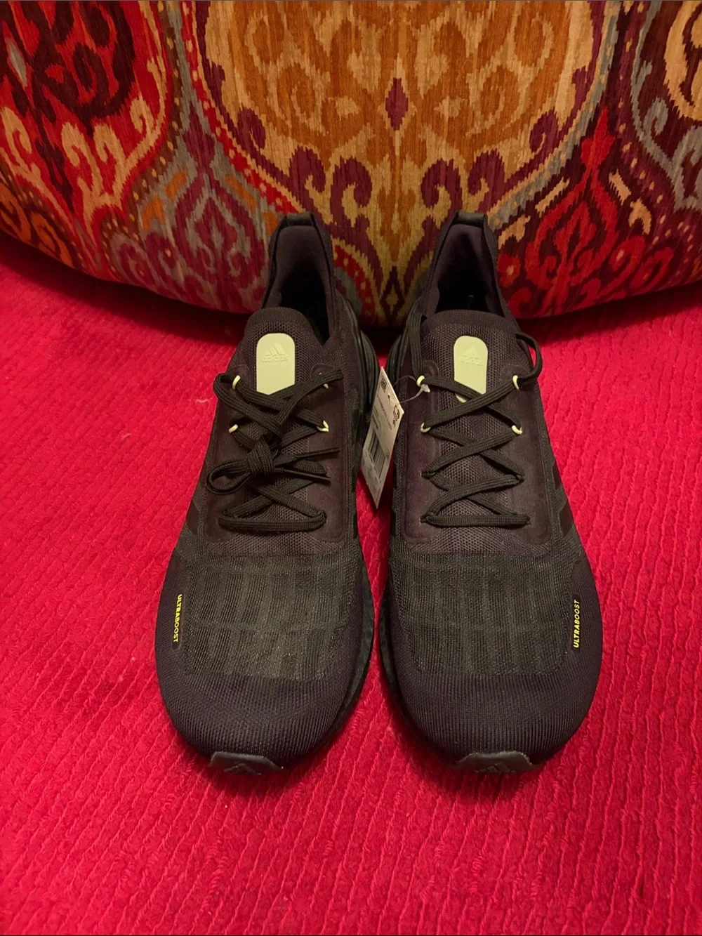 adidas Black Men's Athletic Running Shoes with Subtle Reflective Accents